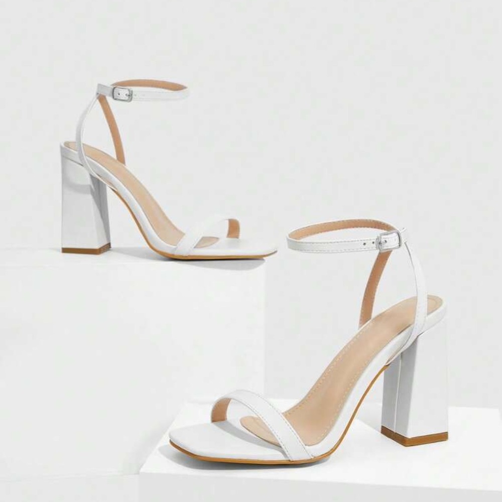 Chunky Heeled White Strappy Sandals